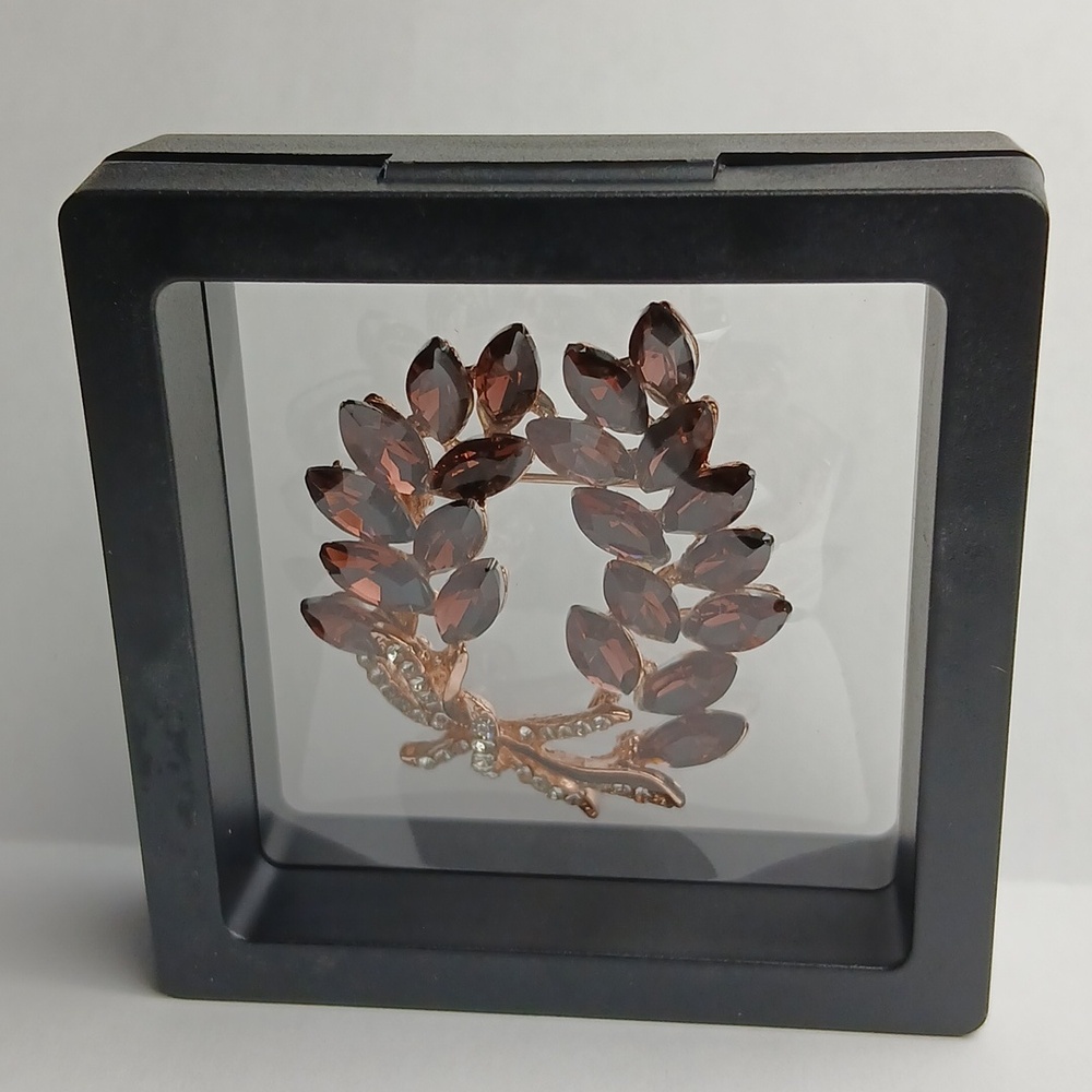 Gold-Tone Brown Crystal Wreath Brooch - Unbranded
